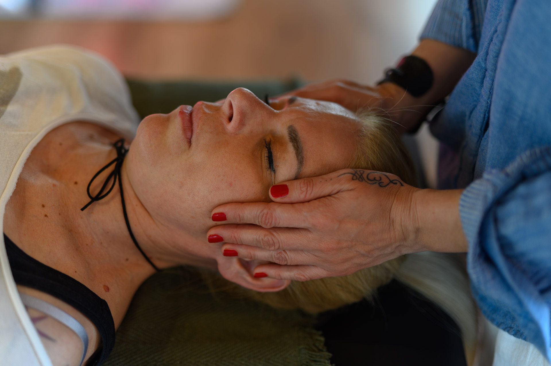 Soothing energy therapy environment